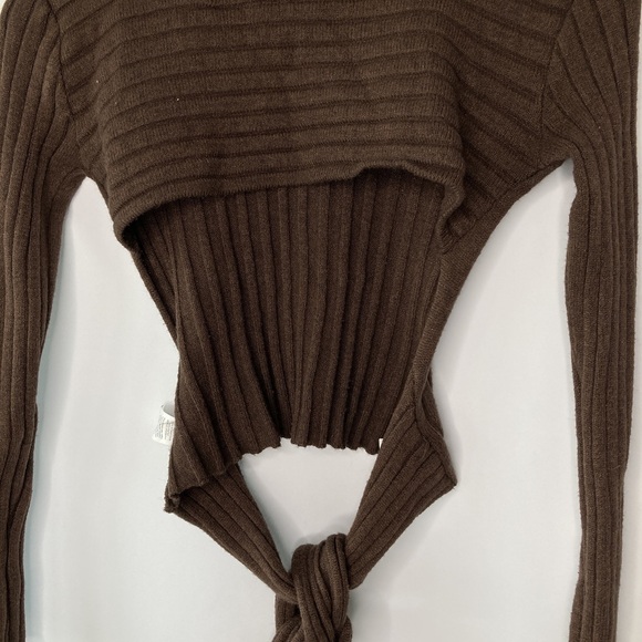 PrettyLittleThing Chocolate Knot Backless Ribbed Knitted Crop Top Size Large - Picture 2 of 9